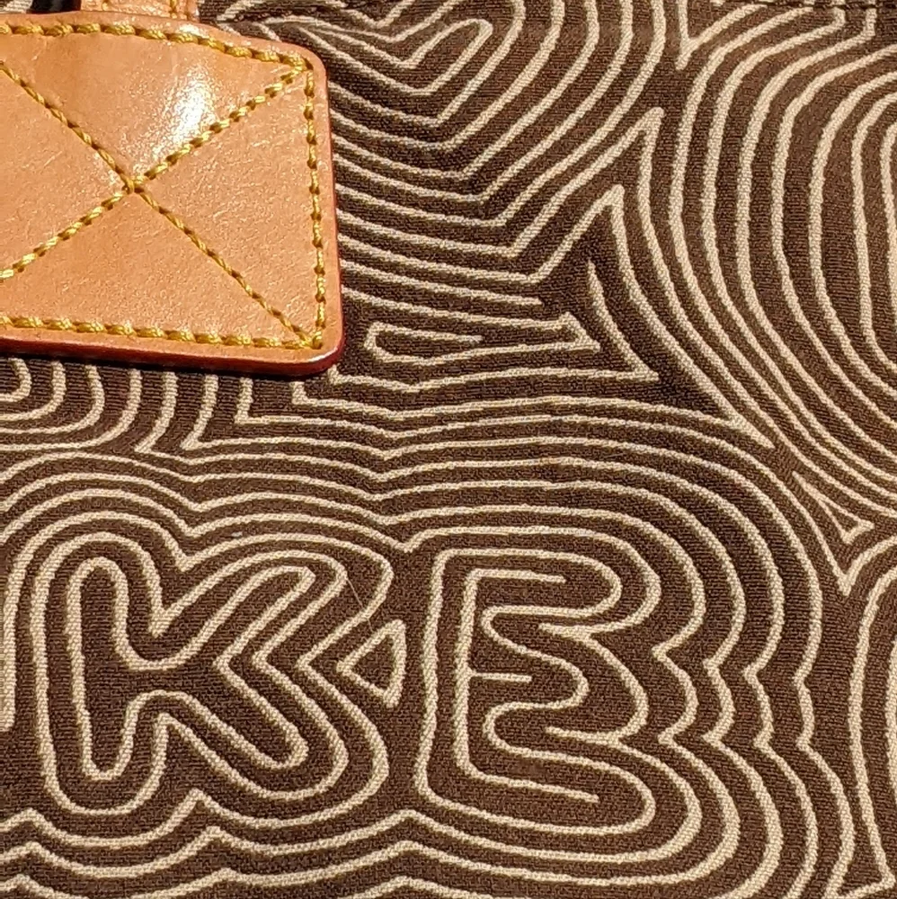 Dooney and Bourke Sport Pop Logo tan canvas dome bag - Picture 6 of 8